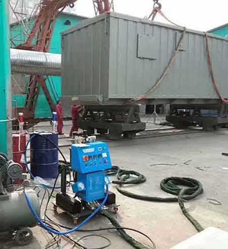 湖南欧陆发泡设备集装箱移动房保温施工