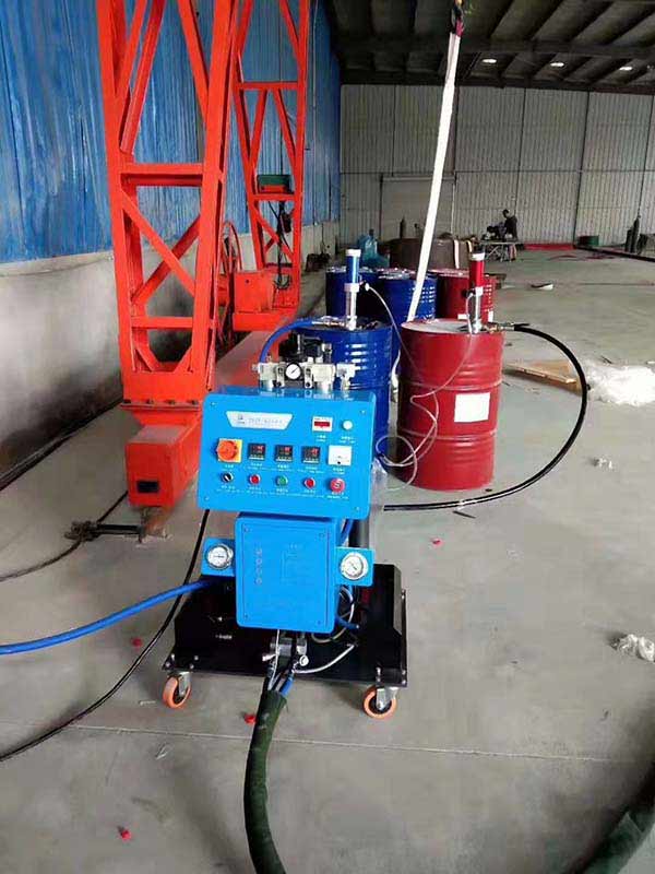 万向发泡设备JNJX-Q2600(图2) 万向发泡设备JNJX-Q2600罐体保温填充发泡应用