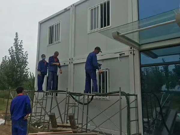 轻钢别墅房屋保温万向好不好 小型万向发泡机(图1) 轻钢别墅房屋保温万向发泡喷涂