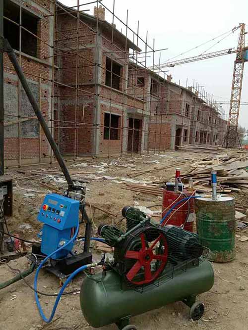小型喷涂料机多少钱一台(图1) 外墙保温万向注册