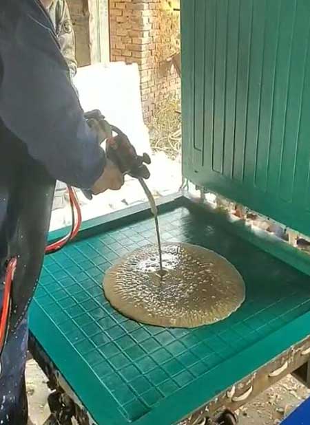 发泡地砖 猪舍双组份万向发泡设备(图2) 发泡地砖加工案例