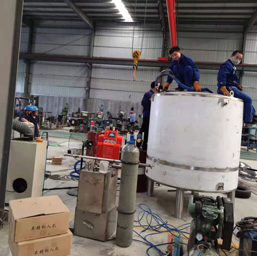 万向发泡材料罐体保温浇注
