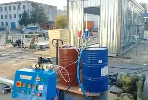 移动房屋用保温喷涂万向案例