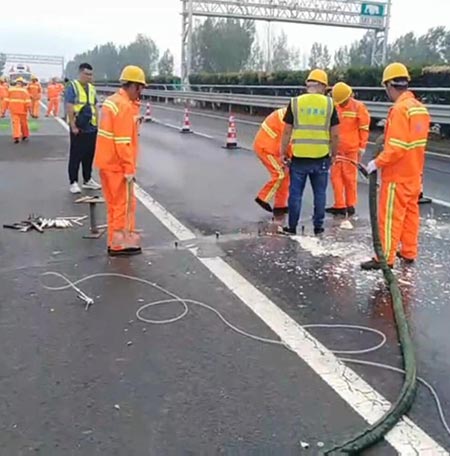 高压注浆机哪里能买到(图4) 高压注浆机沥青公路路基浇注加固