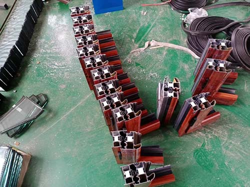 铝合金灌注喷涂(图2) 铝合金灌注喷涂